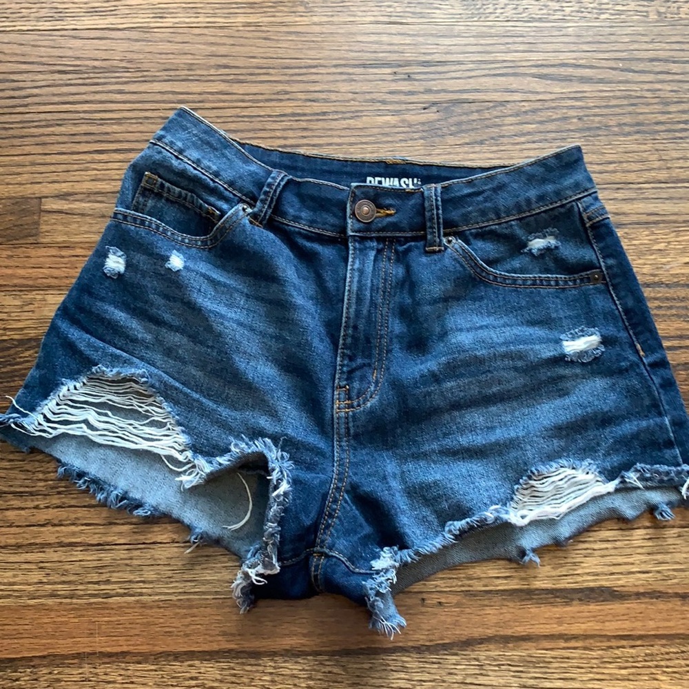 High rise denim booty shorts!